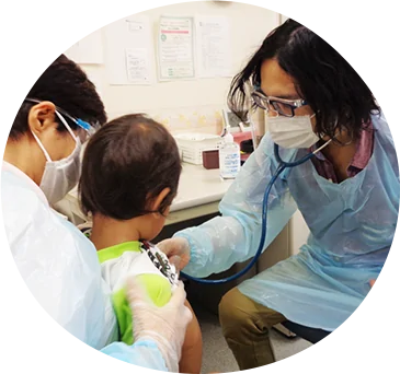 features02 第一東和会病院小児科医（園医）による、健康診断を毎月実施します。